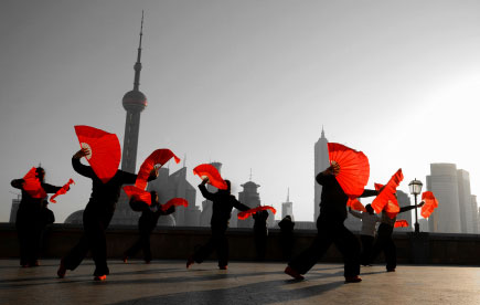 Traditional chinese dance on rooftop in Shanghai